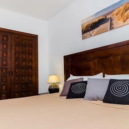 Alcantara Villa *