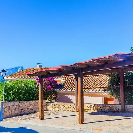 Alcantara Villa *