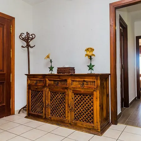 Alcantara Villa