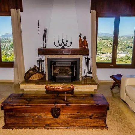 Alcantara Villa *